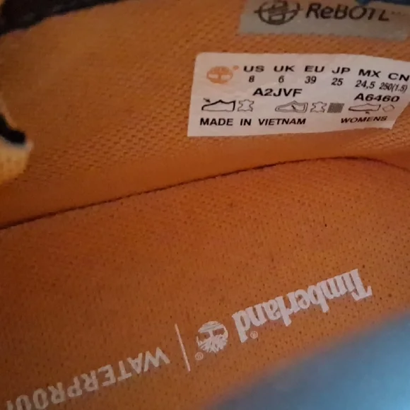 Timberland Brown Boots with Red Laces - Picture 7 of 7